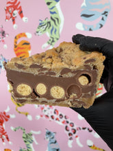 Load image into Gallery viewer, Full Malteser Cookie Pie
